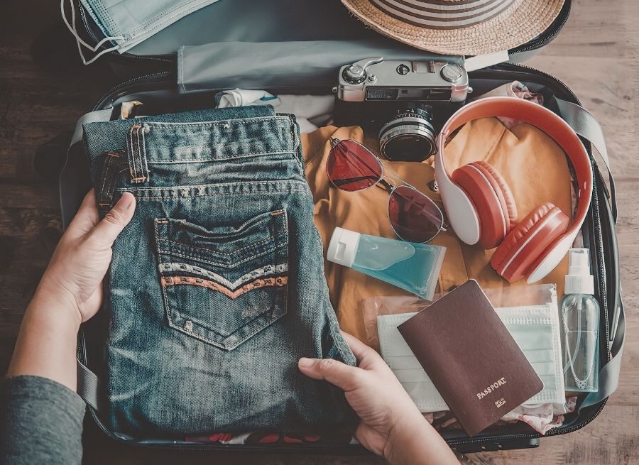 How To Pack Jeans In A Suitcase? Expert Tips for Wrinkle-Free Travel 2 Preventing Wrinkles On The Go