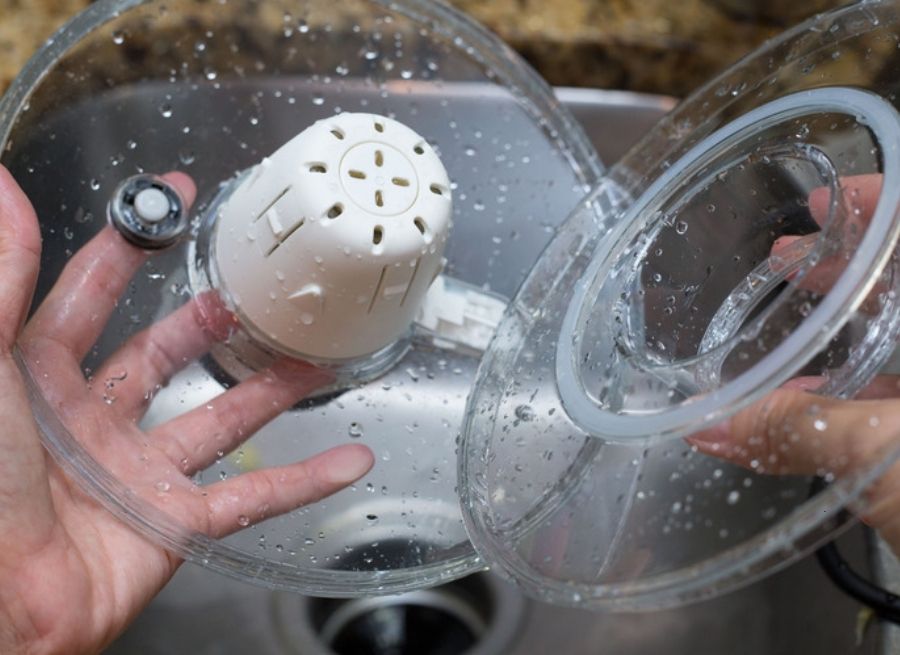 How To Clean Oxo Salad Spinner Lid? Easy Steps for a Spotless Shine 2 Remove Stubborn Residue