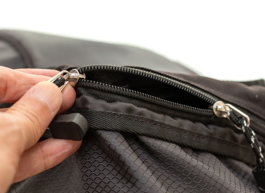 Reattach A Zipper On A Backpack