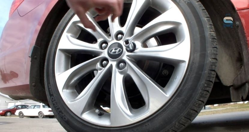 how to get locking lug nut off without key